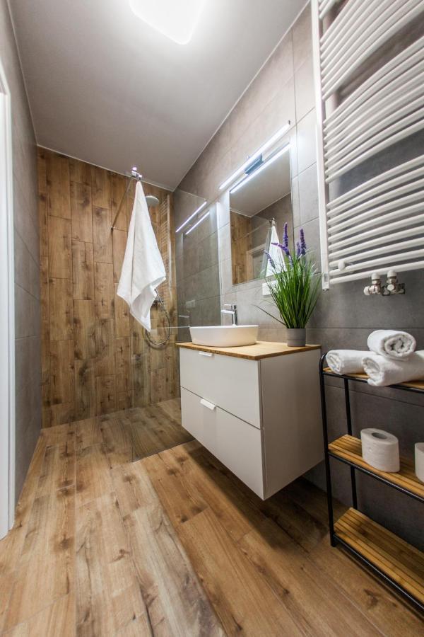 Sloneczna Apartamenty カトヴィツェ エクステリア 写真