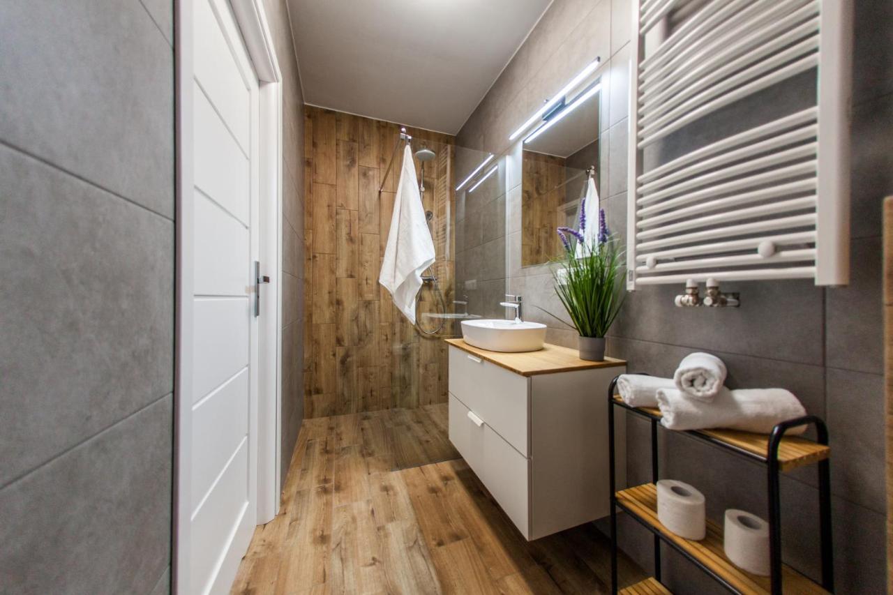 Sloneczna Apartamenty カトヴィツェ エクステリア 写真